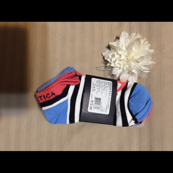 Nautica 3 pair girls socks - Picture 2 of 2